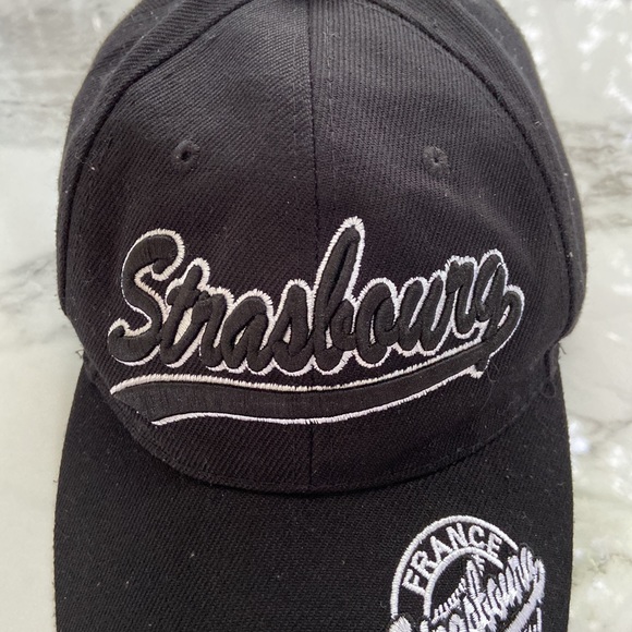 Vintage Black Baseball Cap with White French Words - Picture 3 of 4